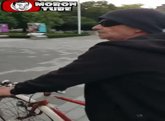 Video :Karma gets the aggressive cyclist raped